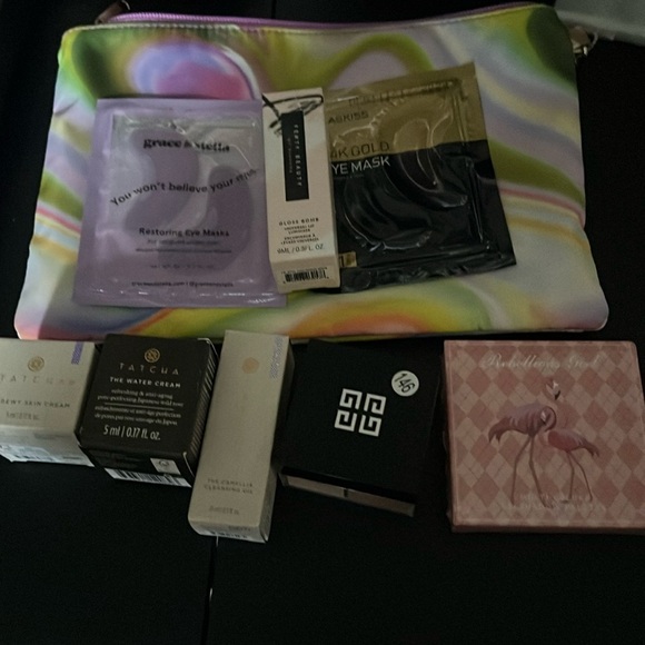 Make Up & Contents - Picture 1 of 2